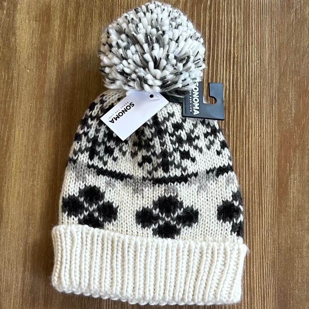 Women's Black and White Classic Fair Isle Knit Pom Beanie